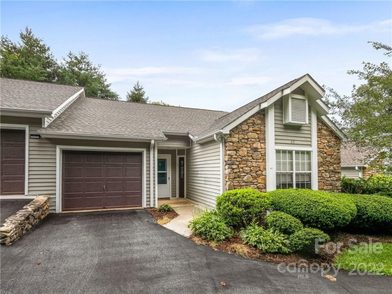 Property image 2 at 631 E Park Place, Hendersonville, NC 28791