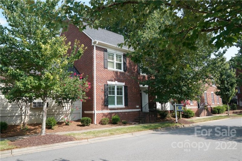 Property image 2 at 508 Summerfield Place, Belmont, NC 28012