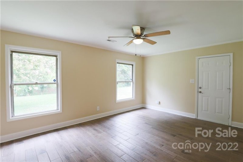 Property image 2 at 5339 Evanshire Drive, Charlotte, NC 28216