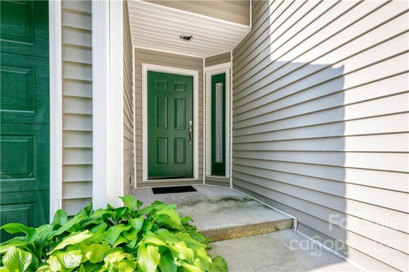 Property image 2 at 206 Laurel Park Place, Hendersonville, NC 28791