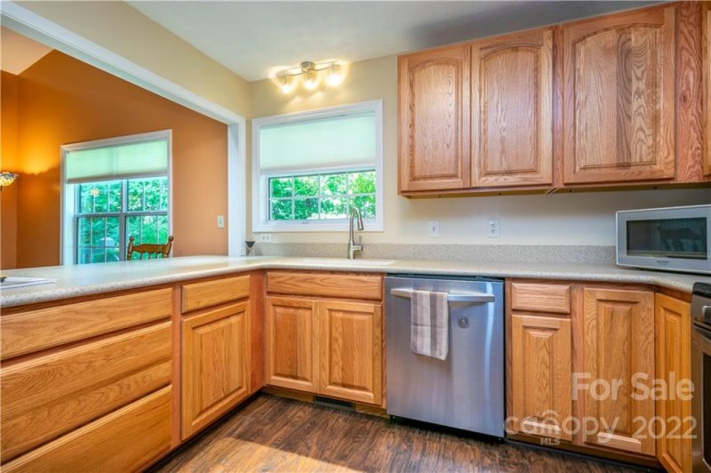 Property image 4 at 206 Laurel Park Place, Hendersonville, NC 28791