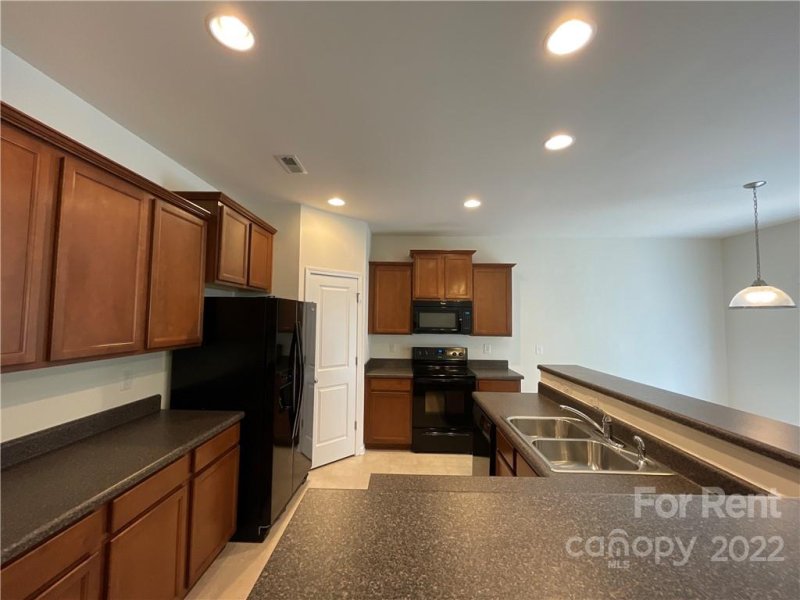 Property image 2 at 354 Cornielle Lane, Charlotte, NC 28216