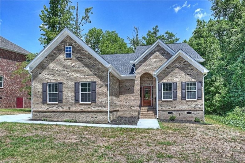646 Grand Oak Drive