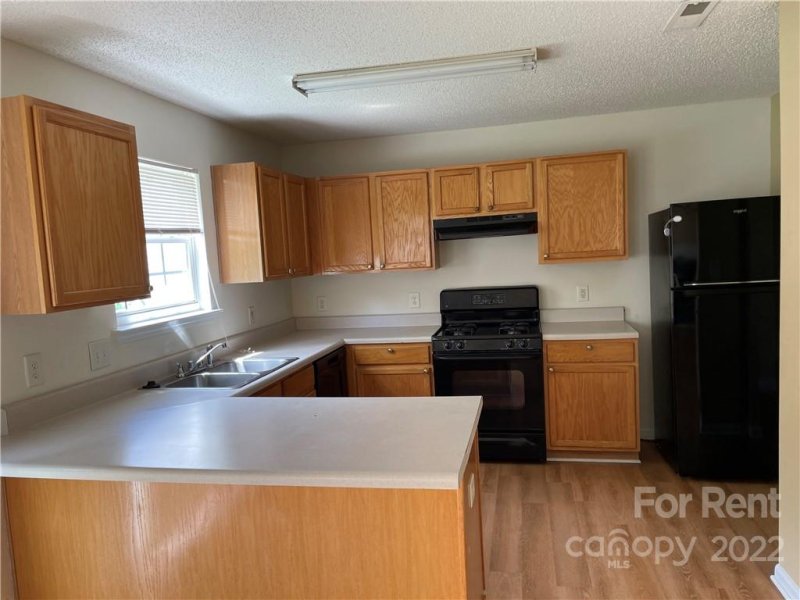 Property image 4 at 10414 Pickerel Lane, Charlotte, NC 28213