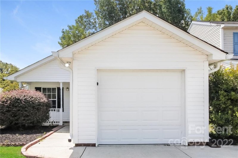 1682 Sandpiper Drive