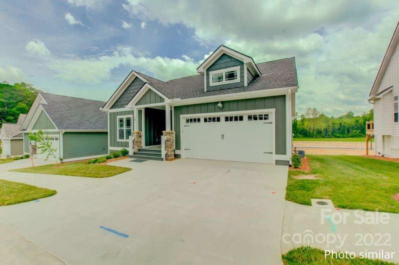 Property image 2 at 376 Windy Acres Knoll Drive, Hendersonville, NC 28792