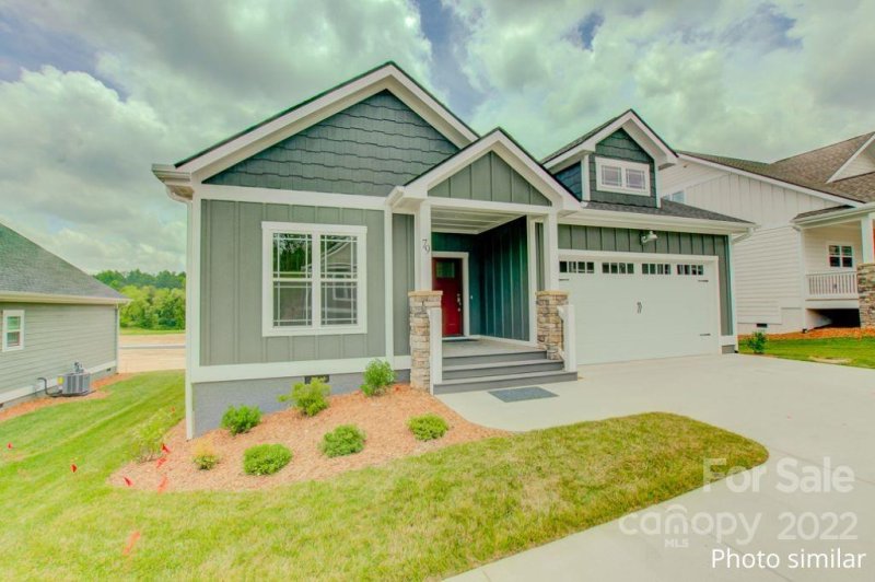 Property image 3 at 376 Windy Acres Knoll Drive, Hendersonville, NC 28792