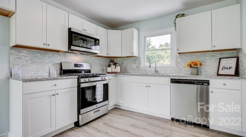 Property image 3 at 2304 Woodleaf Drive, Gastonia, NC 28052