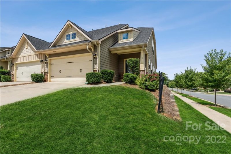 Property image 2 at 157 Martingale Avenue, Mooresville, NC 28115
