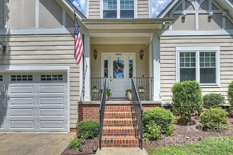 Property image 2 at 6806 Ridge Haven Lane, Charlotte, NC 28277