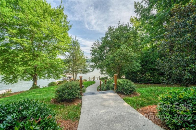 Property image 3 at 8164 Summit Ridge Drive, Catawba, NC 28609