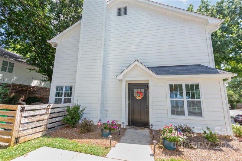 Property image 2 at 1541 Briar Creek Road, Charlotte, NC 28205