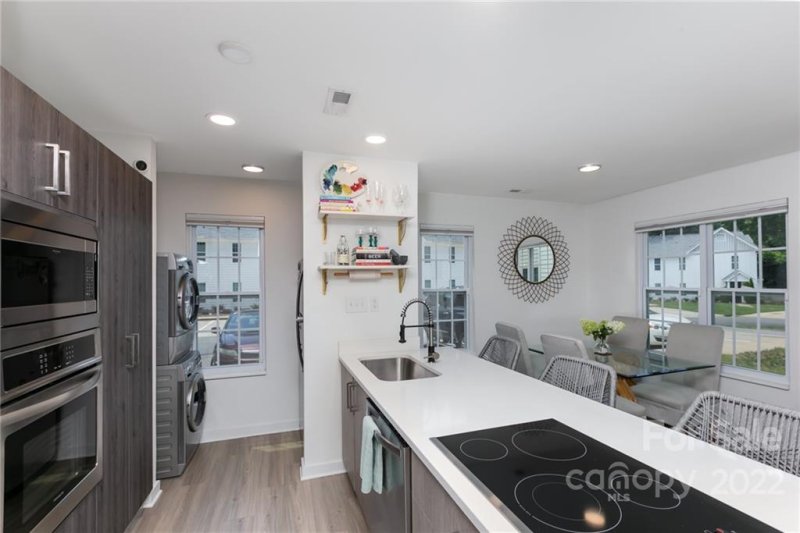 Property image 5 at 1541 Briar Creek Road, Charlotte, NC 28205