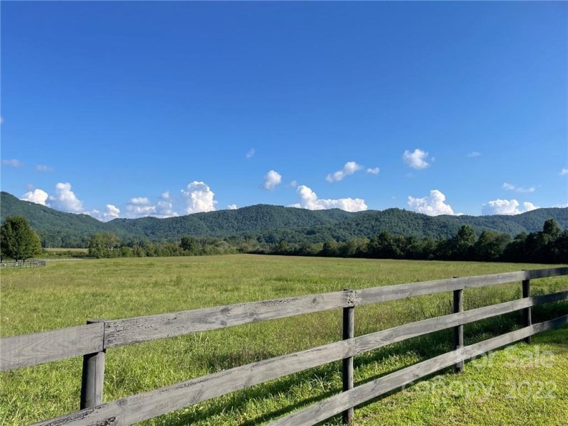 Property image 4 at 1 Coventry Drive, Brevard, NC 28712