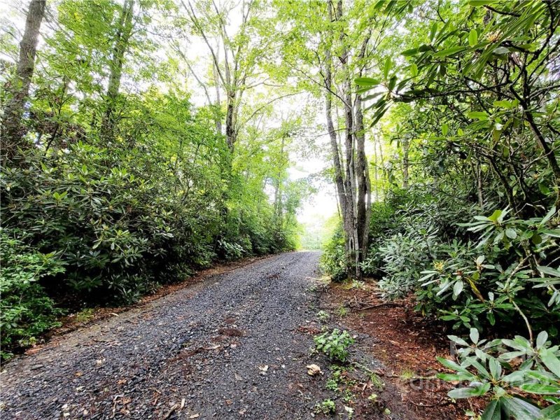 Property image 2 at 7253 Laurel Hill Court, Newland, NC 28657