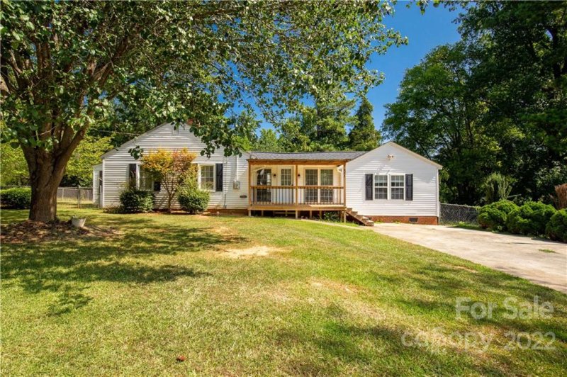 Property image 2 at 961 Confederate Avenue, Lancaster, SC 29720
