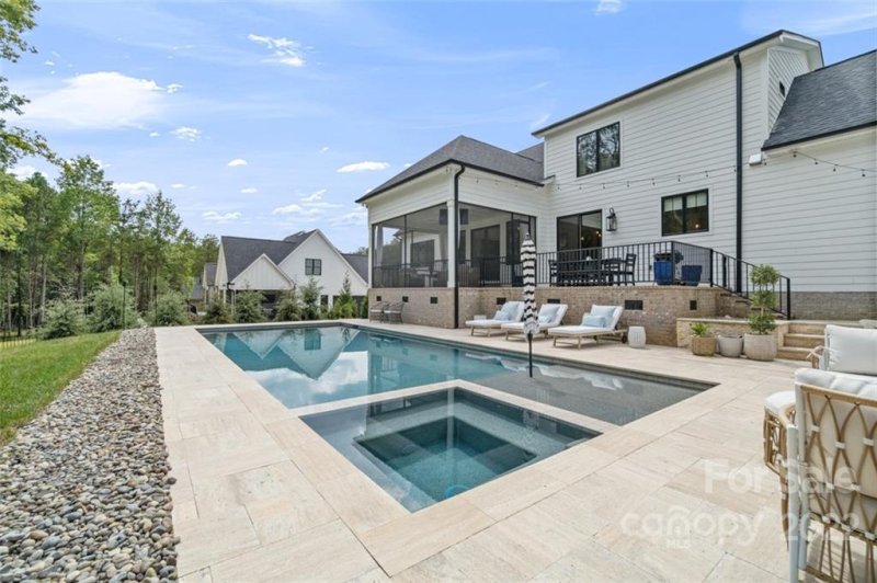 Property image 4 at 125 Castleview Lane, Mooresville, NC 28115