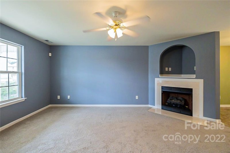 Property image 3 at 2632 Blue Moss Drive, Dallas, NC 28034