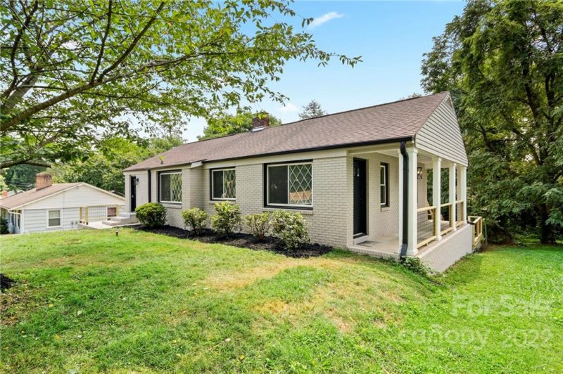 Property image 2 at 15 Concord Place, Asheville, NC 28803