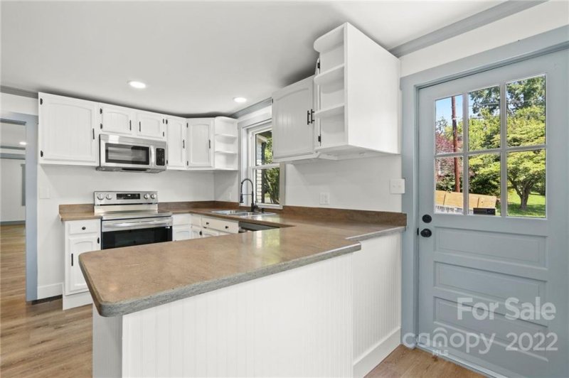 Property image 3 at 15 Concord Place, Asheville, NC 28803