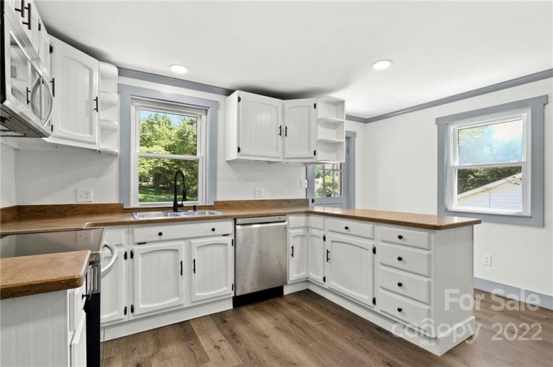 Property image 5 at 15 Concord Place, Asheville, NC 28803