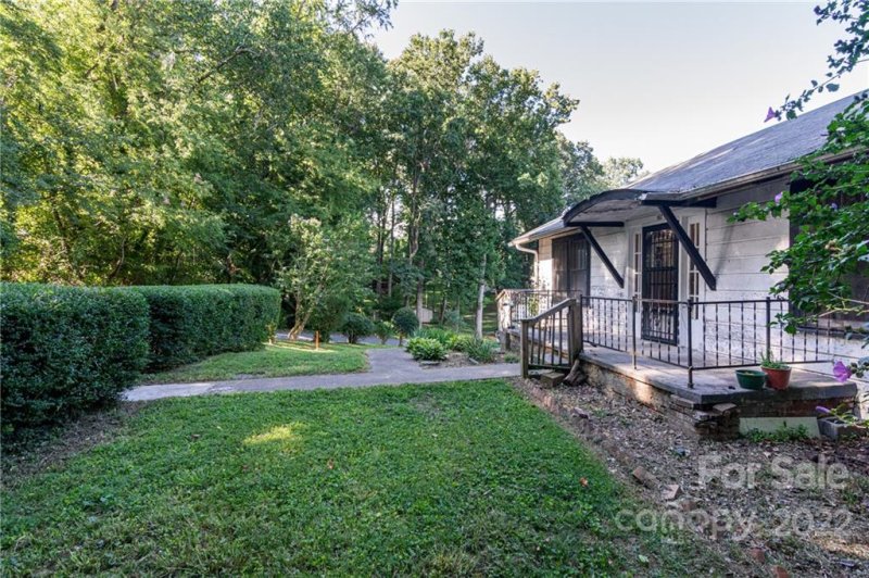 Property image 3 at 167 Euclid Boulevard, Asheville, NC 28806