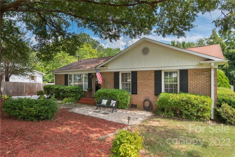 Property image 2 at 2800 Scarlet Circle, Charlotte, NC 28273