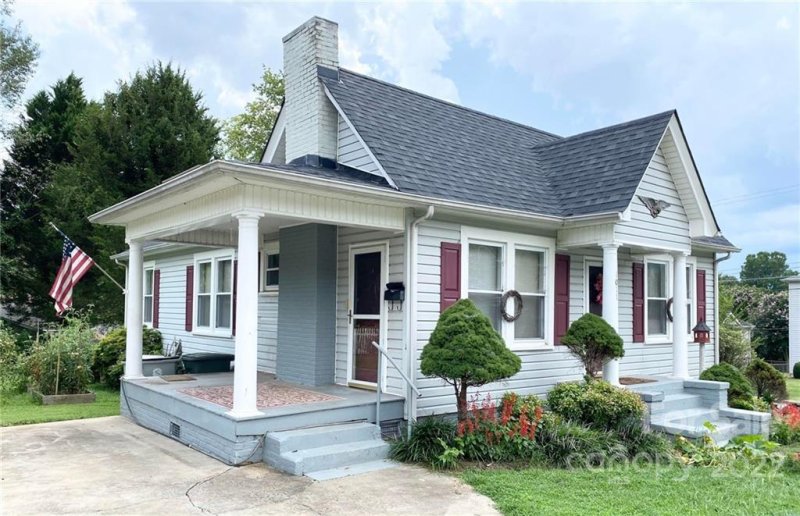 Property image 2 at 1011 Olive Avenue, Lenoir, NC 28645