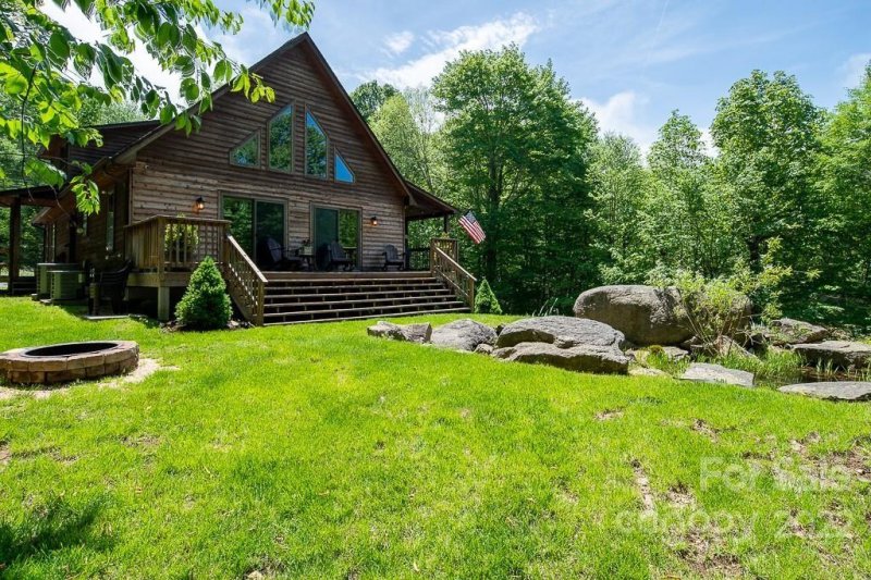 Property image 5 at 260 Greenbriar Road, Beech Mountain, NC 28604