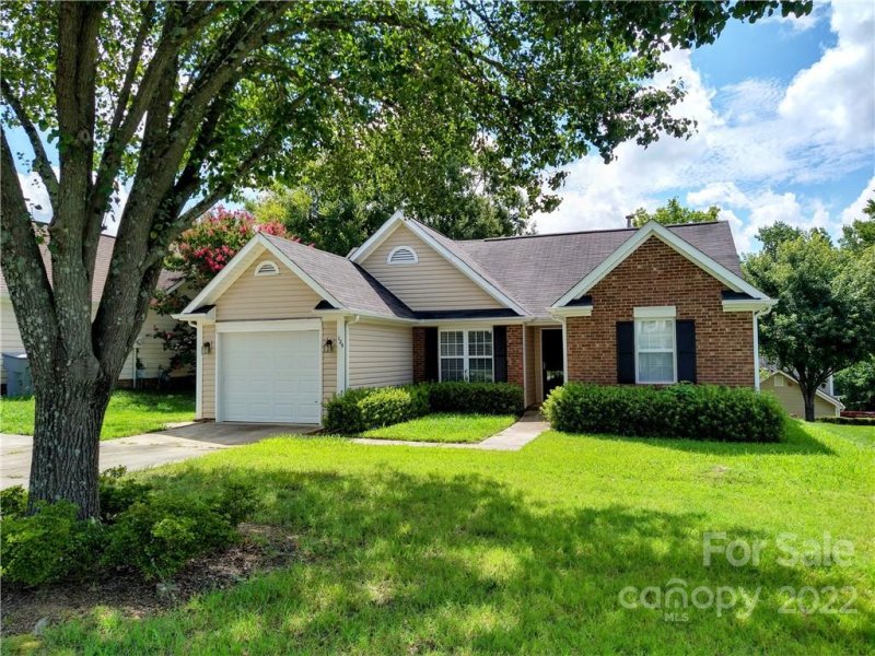 Property image 2 at 129 Long Creek Parkway, Charlotte, NC 28214