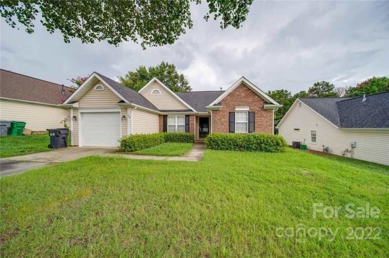 Property image 3 at 129 Long Creek Parkway, Charlotte, NC 28214