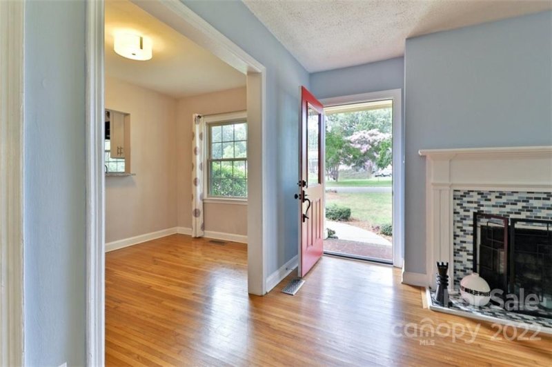 Property image 3 at 1139 Jensen Street, Charlotte, NC 28205