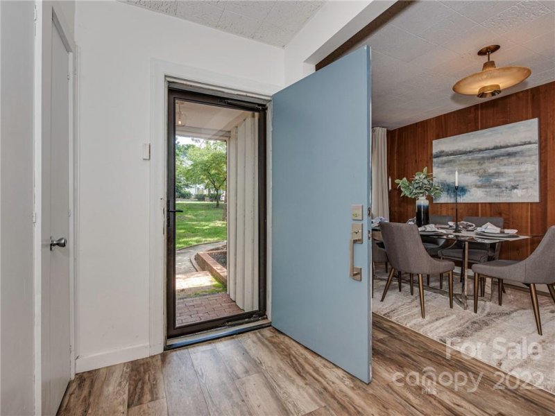 Property image 3 at 4630 Town And Country Drive, Charlotte, NC 28226