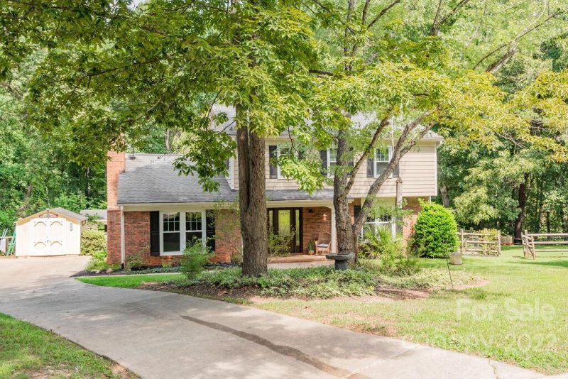 Property image 3 at 7904 Crockett Lane, Charlotte, NC 28270