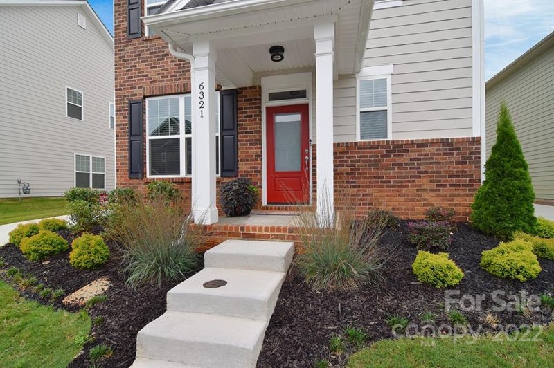 Property image 2 at 6321 Kennard Drive, Charlotte, NC 28216
