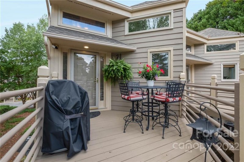 Property image 3 at 13934 Queens Harbor Road, Charlotte, NC 28278