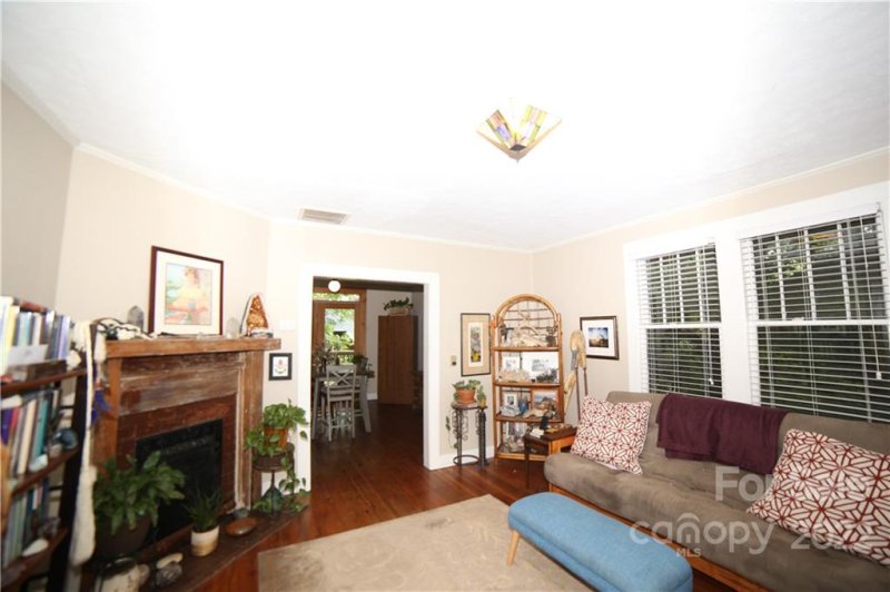 Property image 4 at 86 Annandale Avenue, Asheville, NC 28801