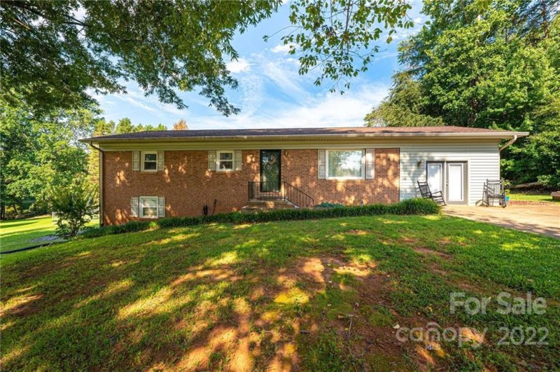 Property image 3 at 1255 Beechwood Drive, Newton, NC 28658