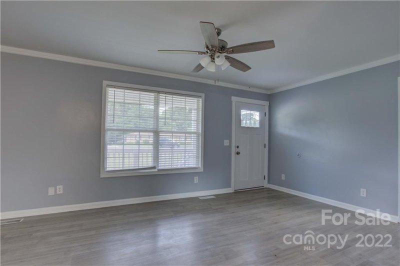 Property image 5 at 3025 Westerwood Drive, Charlotte, NC 28214