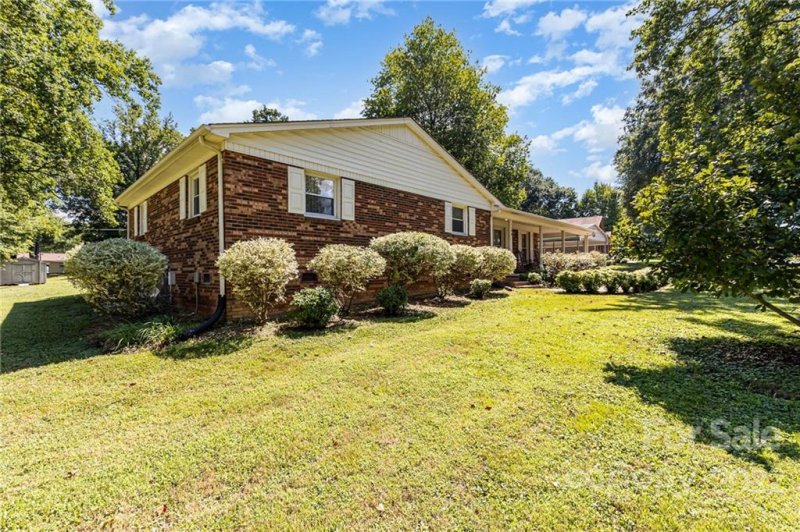 Property image 3 at 112 Colonial Drive, Kings Mountain, NC 28086