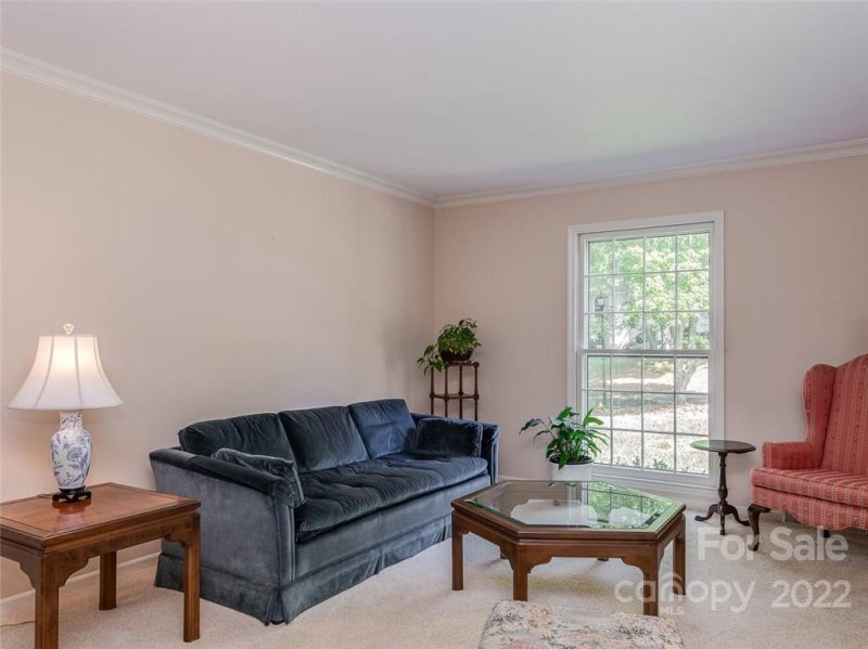 Property image 3 at 2601 Innsbrook Road, Charlotte, NC 28226
