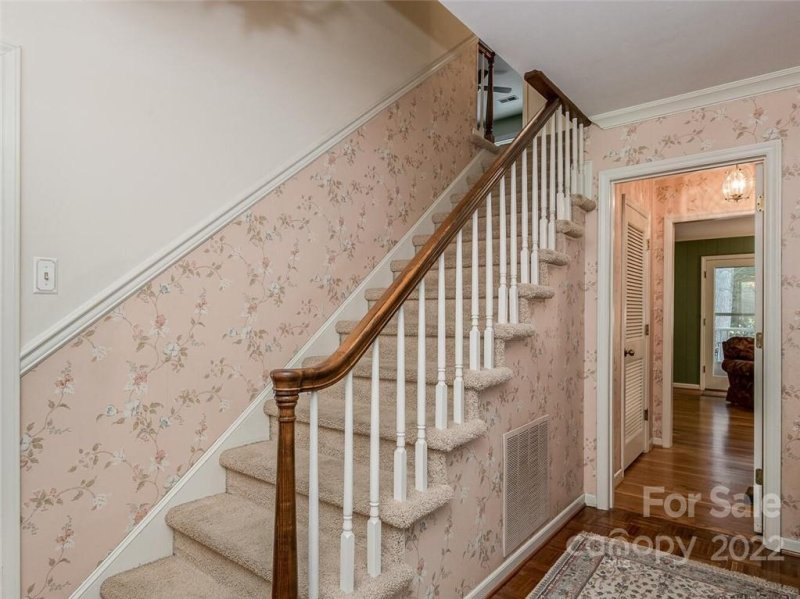 Property image 4 at 2601 Innsbrook Road, Charlotte, NC 28226