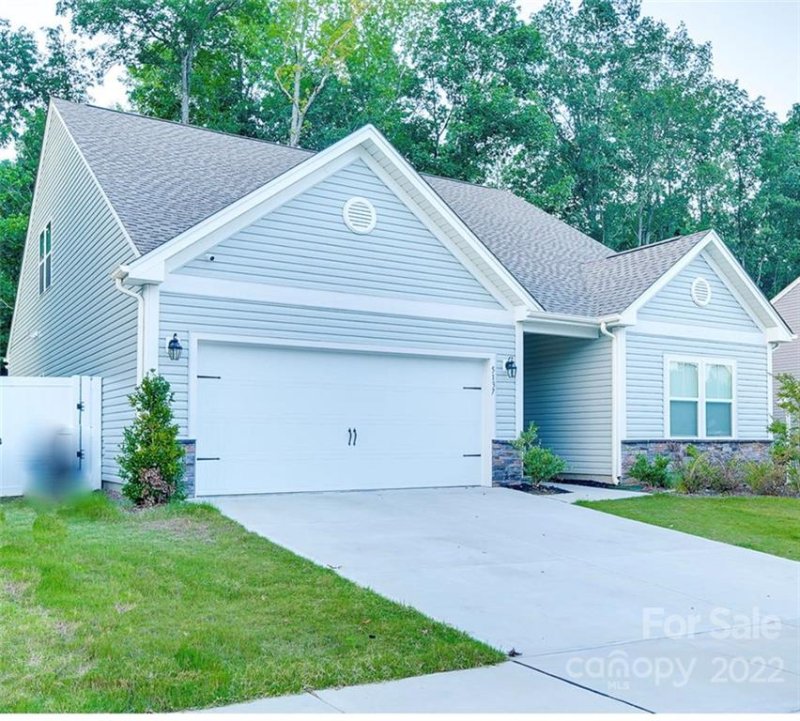 Property image 3 at 5137 Saddleback Drive, Mount Holly, NC 28120