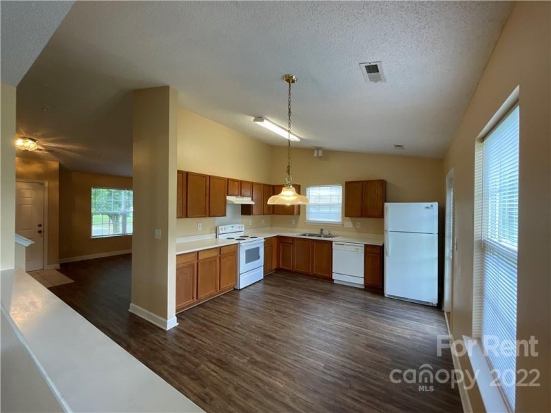 Property image 4 at 3908 Far West Drive, Charlotte, NC 28269