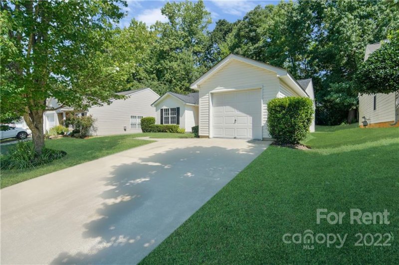 Property image 2 at 5729 Fairchase Avenue, Charlotte, NC 28269