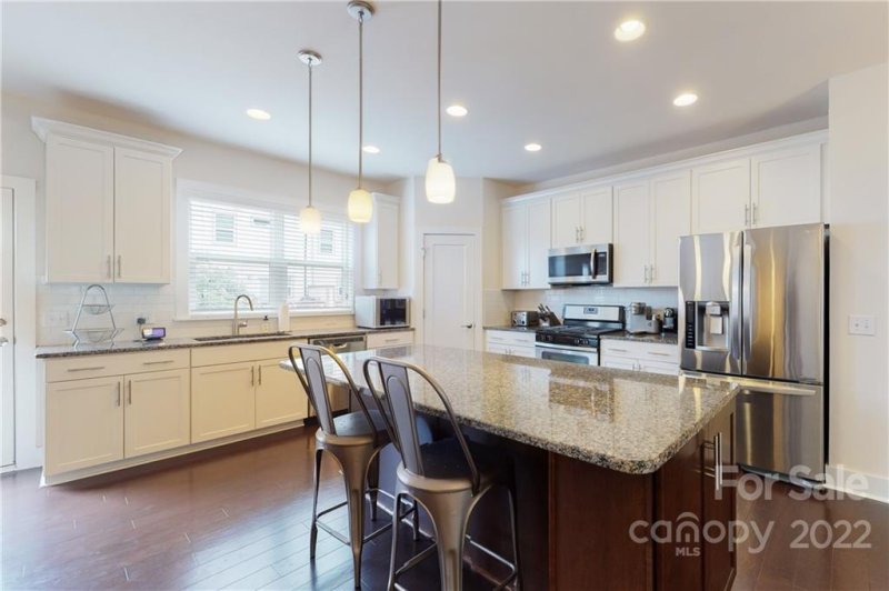 Property image 2 at 716 Lamar Avenue, Charlotte, NC 28204