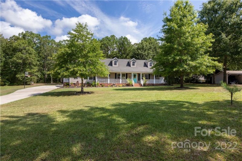 Property image 2 at 6028 Sawgrass Lane, Lancaster, SC 29720