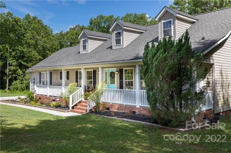 Property image 3 at 6028 Sawgrass Lane, Lancaster, SC 29720