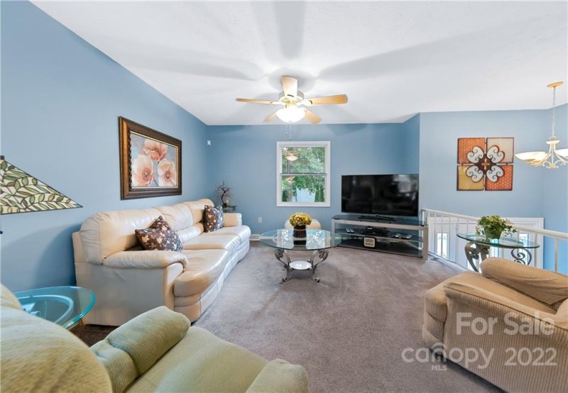 Property image 3 at 8 Auburndale Drive, Asheville, NC 28806