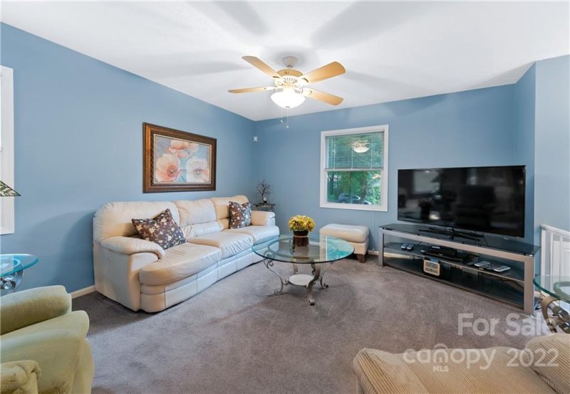 Property image 4 at 8 Auburndale Drive, Asheville, NC 28806